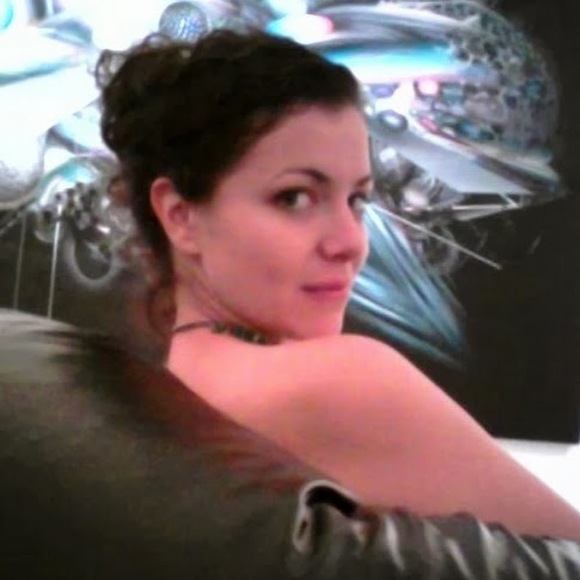 Meet your Posher, Sarah - Picture 1 of 1